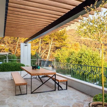 Sleeps 8 With Pool Air Con And Wifi 빌라 Kotisina