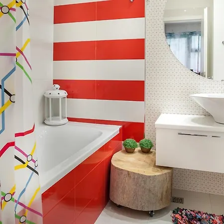 빌라 Sleeps 8 With Pool Air Con And Wifi Kotisina
