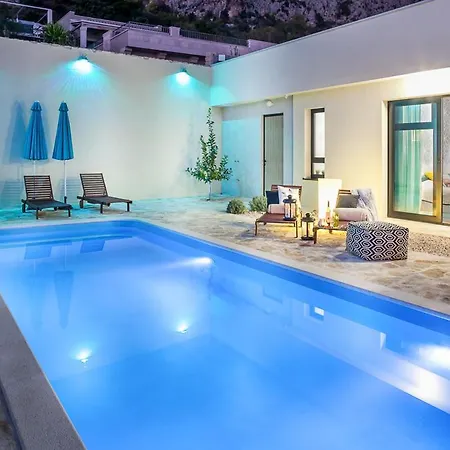 빌라 Sleeps 8 With Pool Air Con And Wifi *