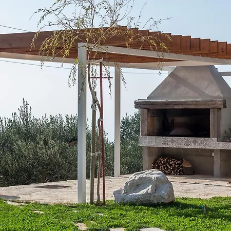 Sleeps 8 With Pool Air Con And Wifi *